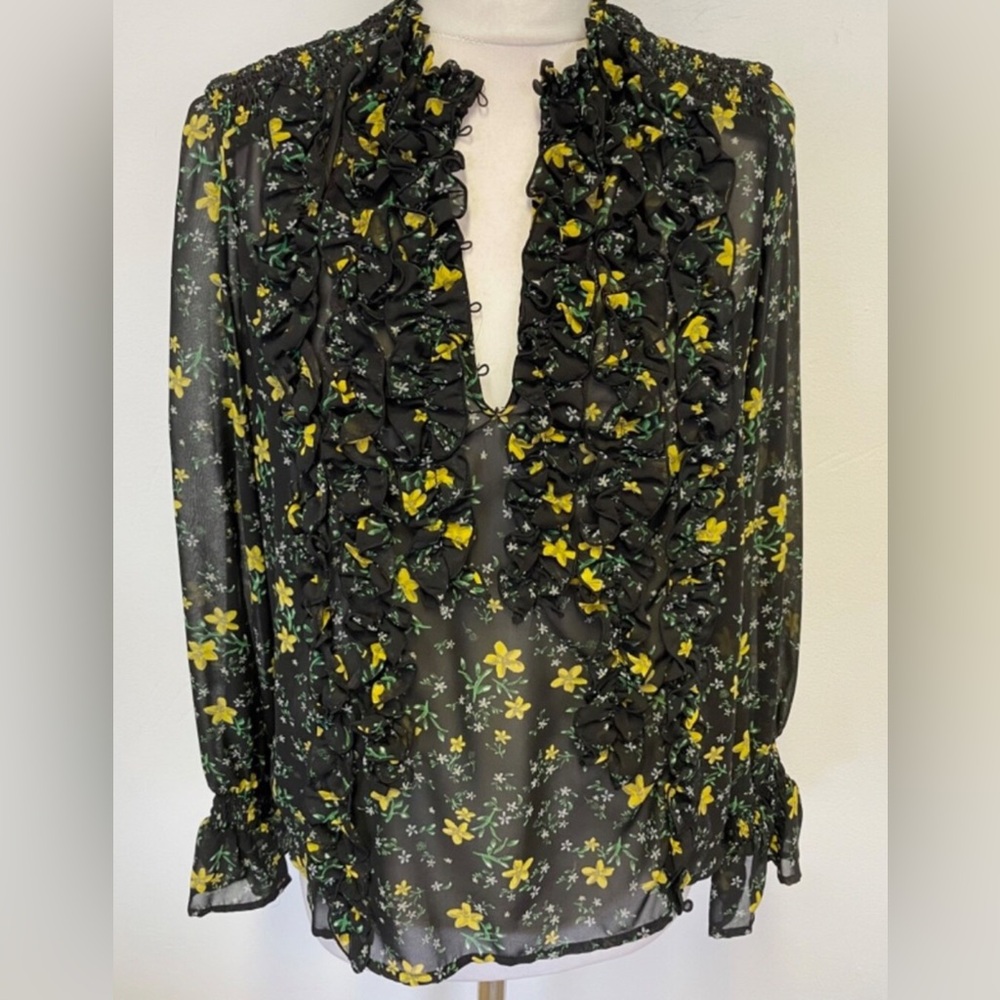 💛🌟🌟Zara Black and Yellow Smocked Blouse 💛🌟🌟